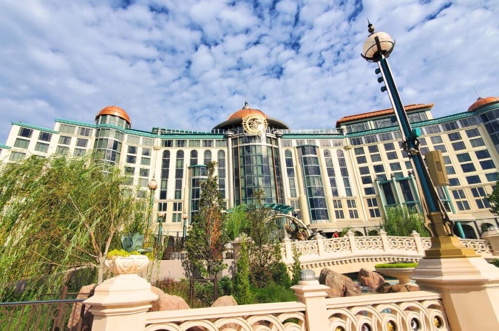 Front view of Helios grand hotel at Epic Universe